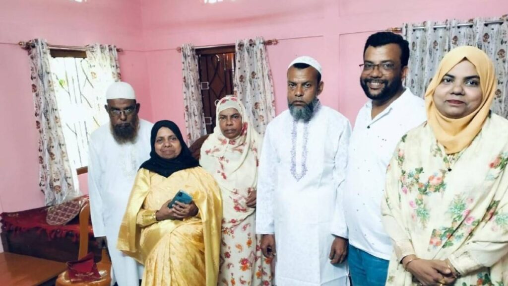 Dr Hifzur R Siddique with His Siblings