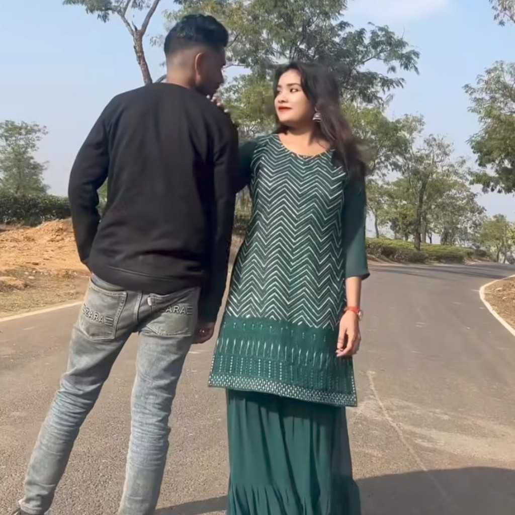 Moyna Laskar Kasa Bangla