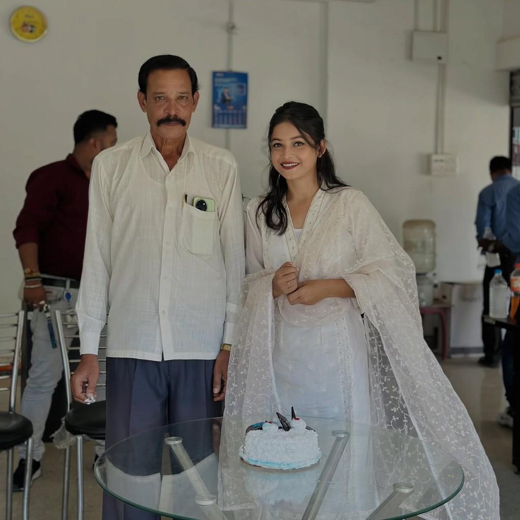 Rasnom Laskar biography in English