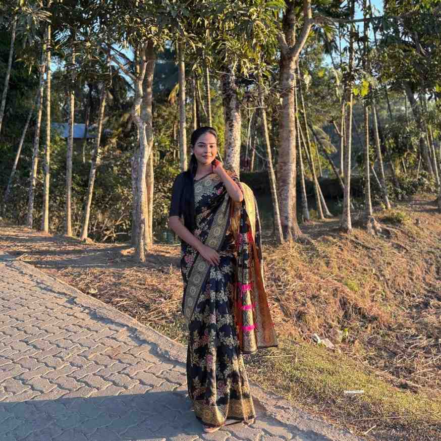 Shamima Aktar lifestyle vlogs