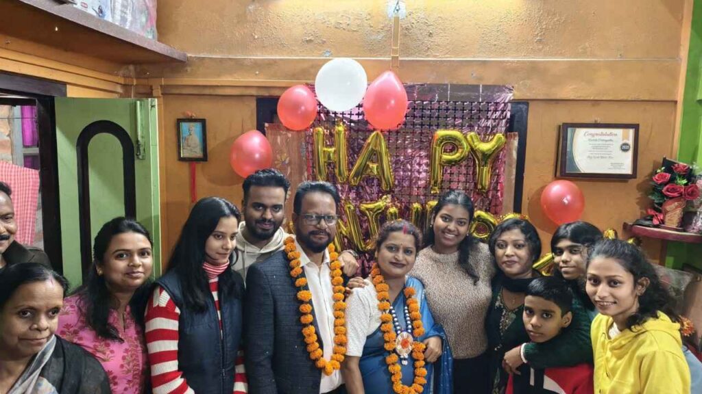 Ruchita Purkayastha with family – Father Tapash Purkayastha, Mother Rita Purkayastha and brother Tomojit Purkayastha