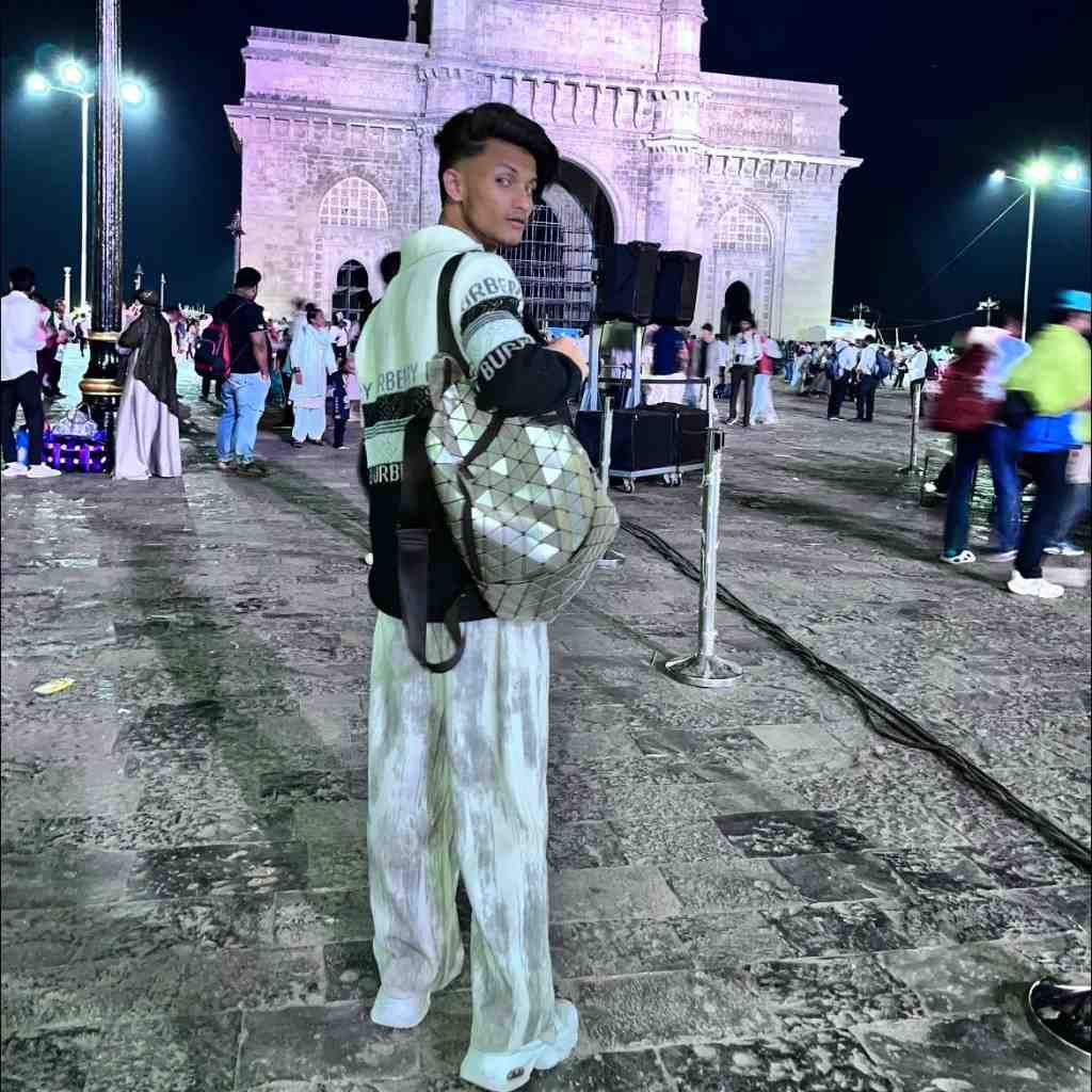 Robe Mujahid Early Life