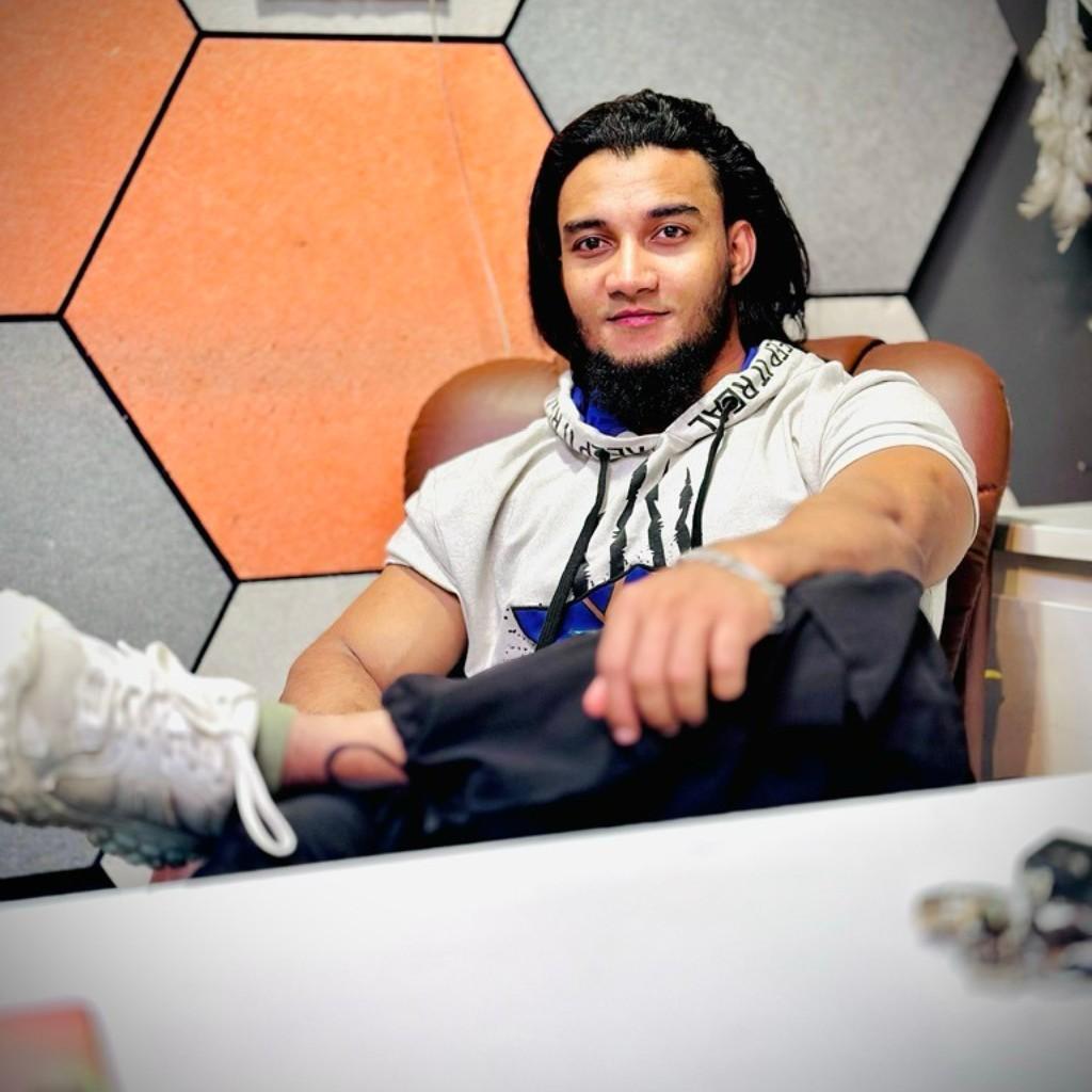 Surma Saddam online presence