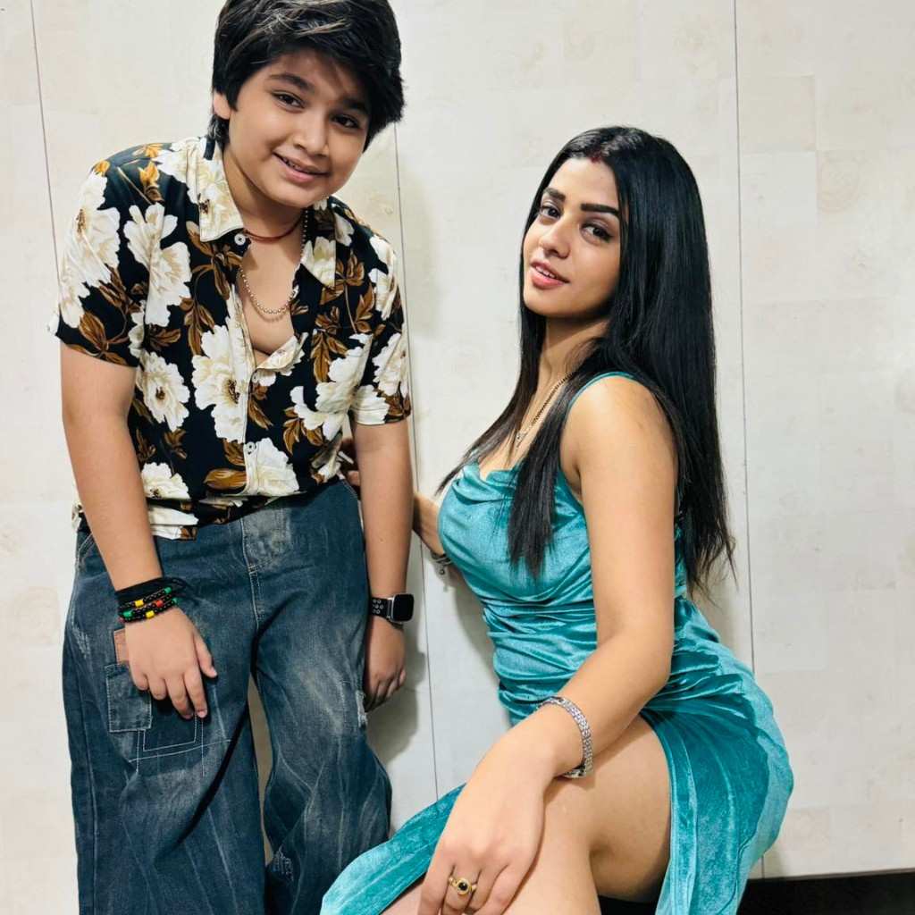 Aalok Shaw sister name