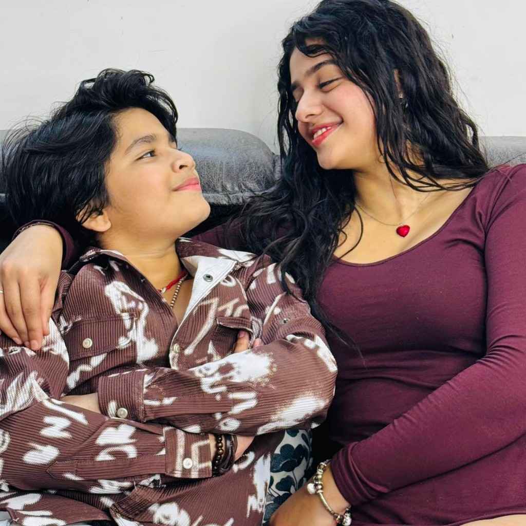 Aalok Shaw sister name