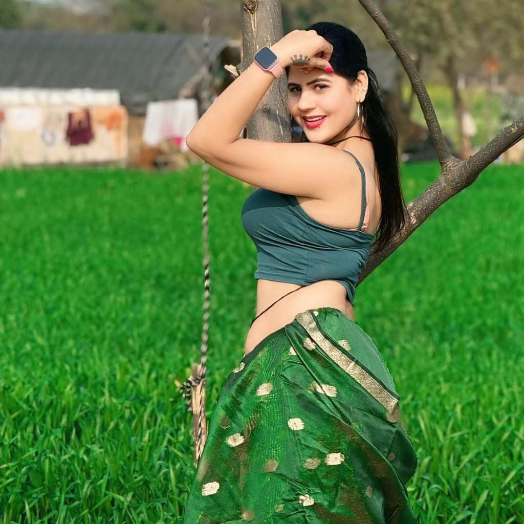 Renu chaudhary instagram