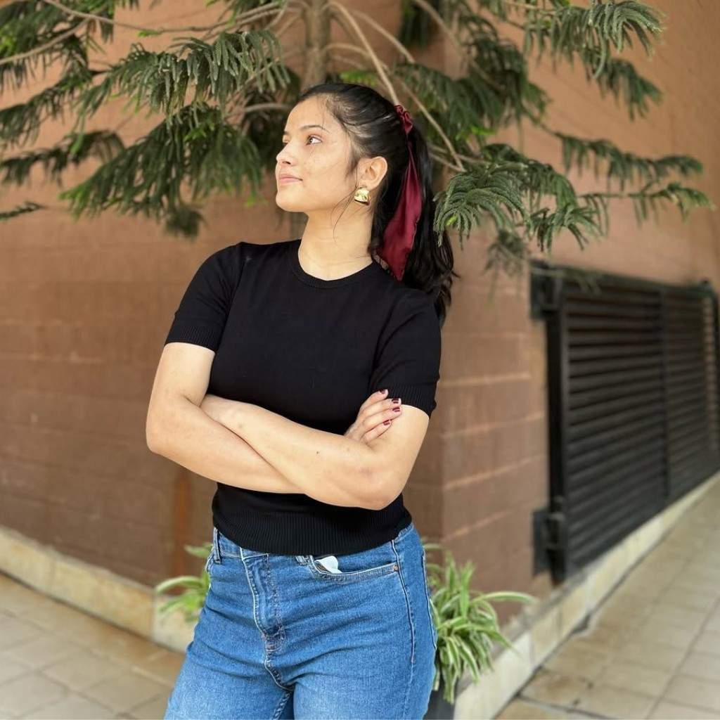 Akshita Dwivedi education