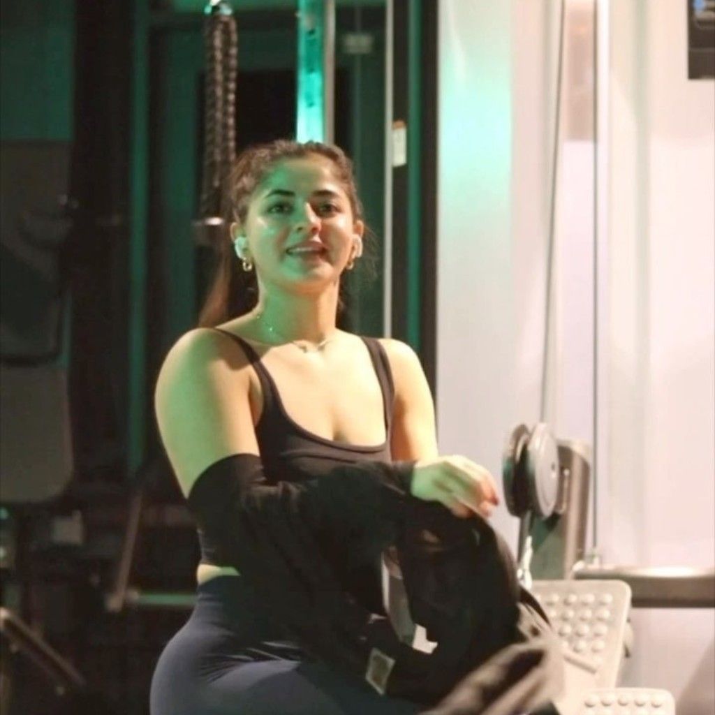 Mezdha Afzali net worth