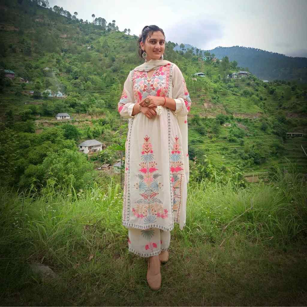 Shruti Pahadi net worth