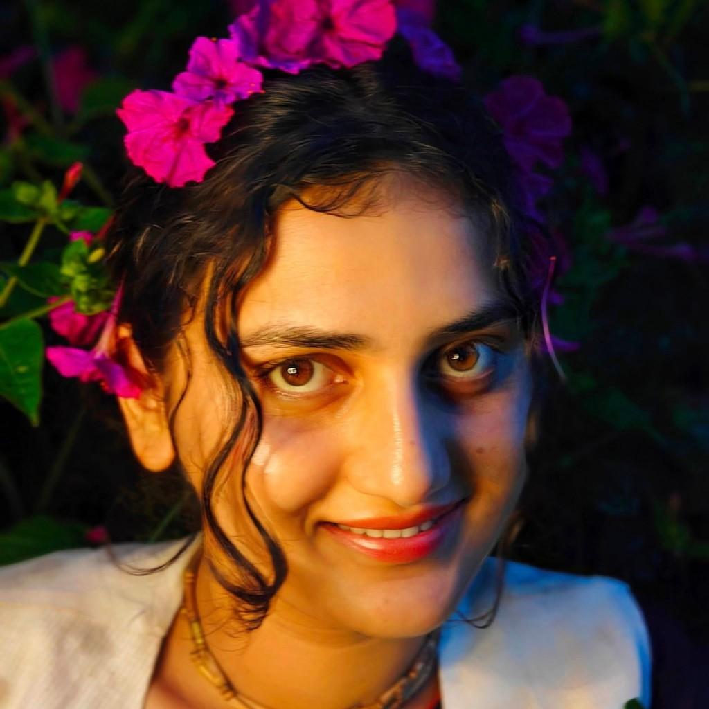 Shruti Pahadi content creator
